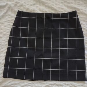 Black & white checked mini skirt with back zipper
